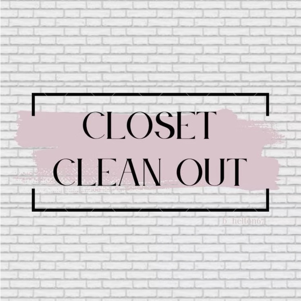 CLOSET CLEAR OUT 🤍 OFFERS WELCOME